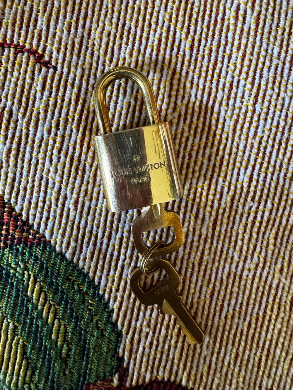 Louis Vuitton lock and two keys. #450